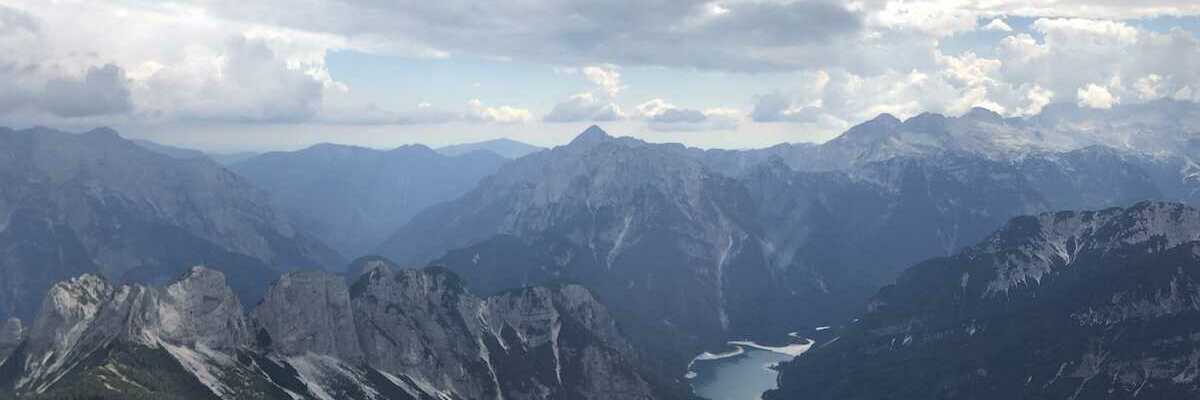 Flugwegposition um 12:58:39: Aufgenommen in der Nähe von 33018 Tarvis, Udine, Italien in 2267 Meter